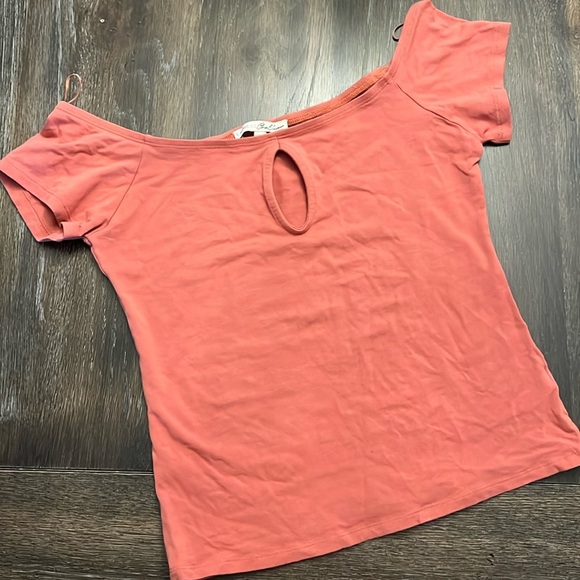 💎Express on/off the shoulder top - Picture 3 of 3